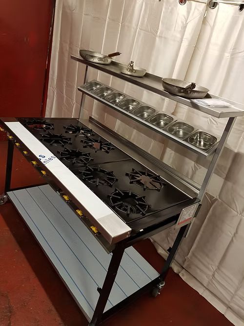 8 burner commercial kitchen Gas Cooker - Indian or Thai Restaurant cooking gas range