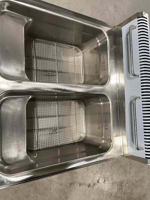 LPG Counter top Gas Fryer - Twin tank - 2x large basket