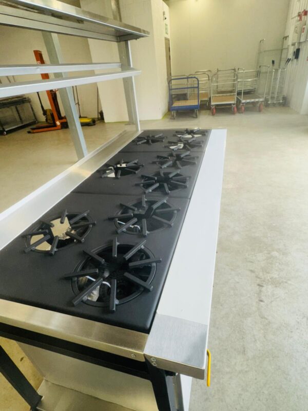 WhatsApp Image 2025-11-26 at 19.52.29_3087bd61 9 burner commercial Indian restaurant gas cooker one oven