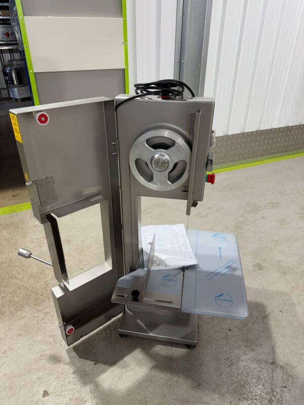 OMEGA MEAT BANDSAW - C/E182